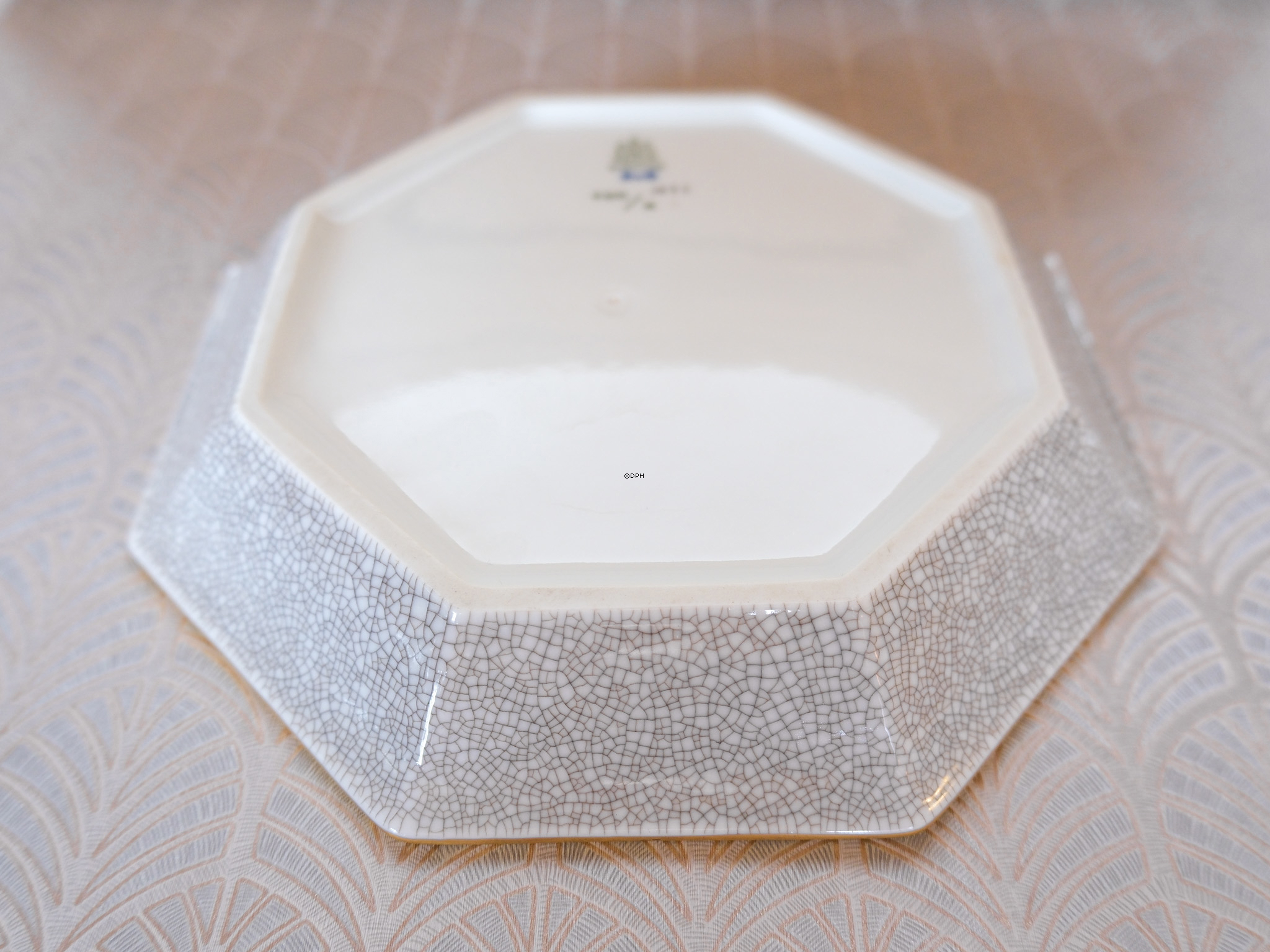 Schale in grauem Craquelé mit Reh, Bing & Gröndahl Nr. 600-1055