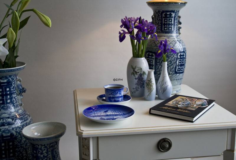 Vase mit Goldregen, Bing & Gröndahl Nr. 62-126