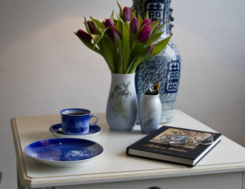 Vase mit Goldregen, Bing & Gröndahl Nr. 62-210