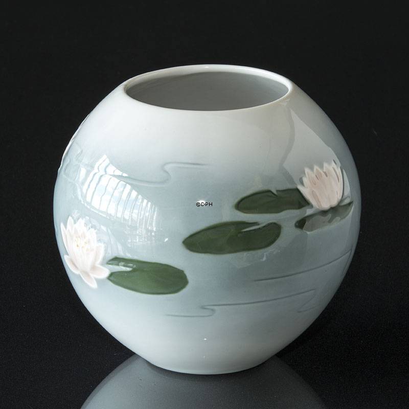 Vase mit Seerosen, Bing & Gröndahl Nr. 6412