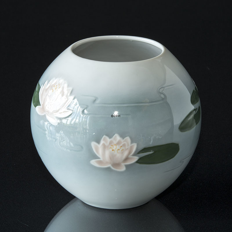 Vase mit Seerosen, Bing & Gröndahl Nr. 6412