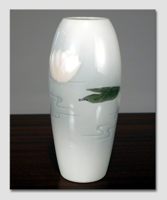 Vase mit Seerosen, Bing & Gröndahl Nr. 6435
