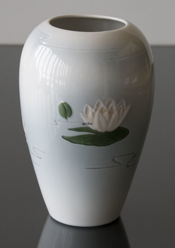 Vase mit Seerosen, Bing & Gröndahl Nr. 6436