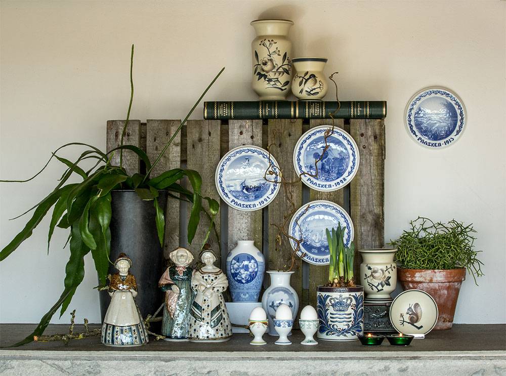 Frau in Tracht, Bing & Gröndahl Keramikfigur Nr. 7205