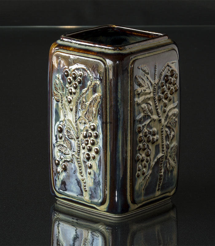 Vase mit Trauben, Bing & Gröndahl Nr. 7319