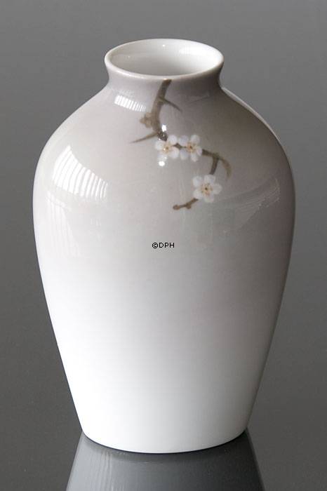 Vase mit Kirschzweig Schmetterling, Bing & Gröndahl Nr. 7777-239