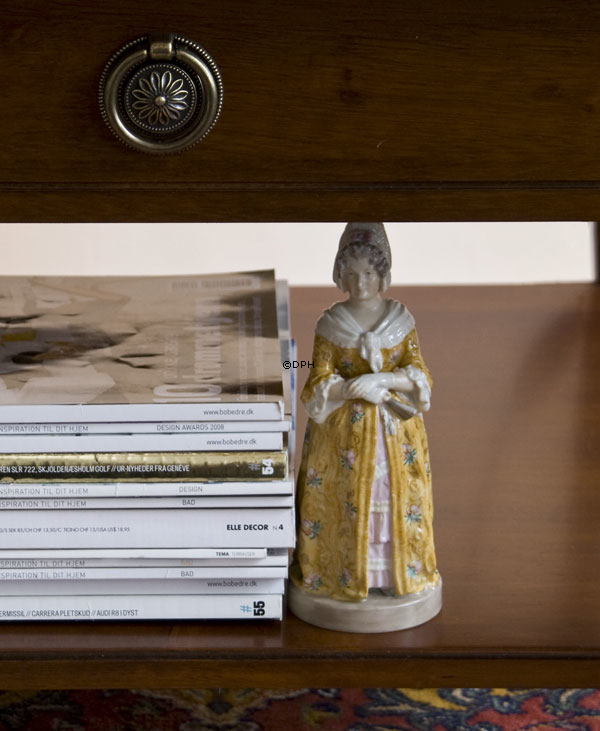 Magdelone in Maskerade, Ludvig Holberg Figur Bing & Gröndahl Nr. 8011