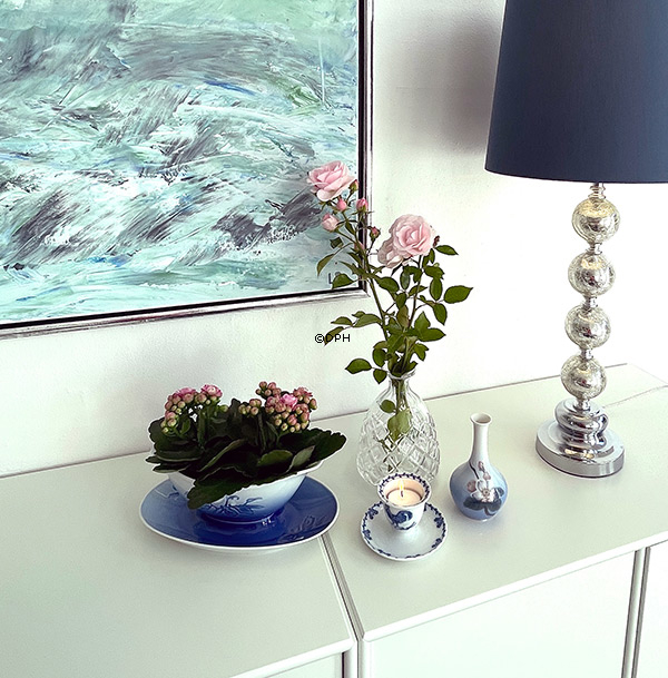 Vase mit Apfelzweig, Bing & Gröndahl Nr. 8358-143-B oder 8817-143