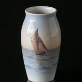 Vase mit Segelboot, Bing & Gröndahl Nr. 860-5255