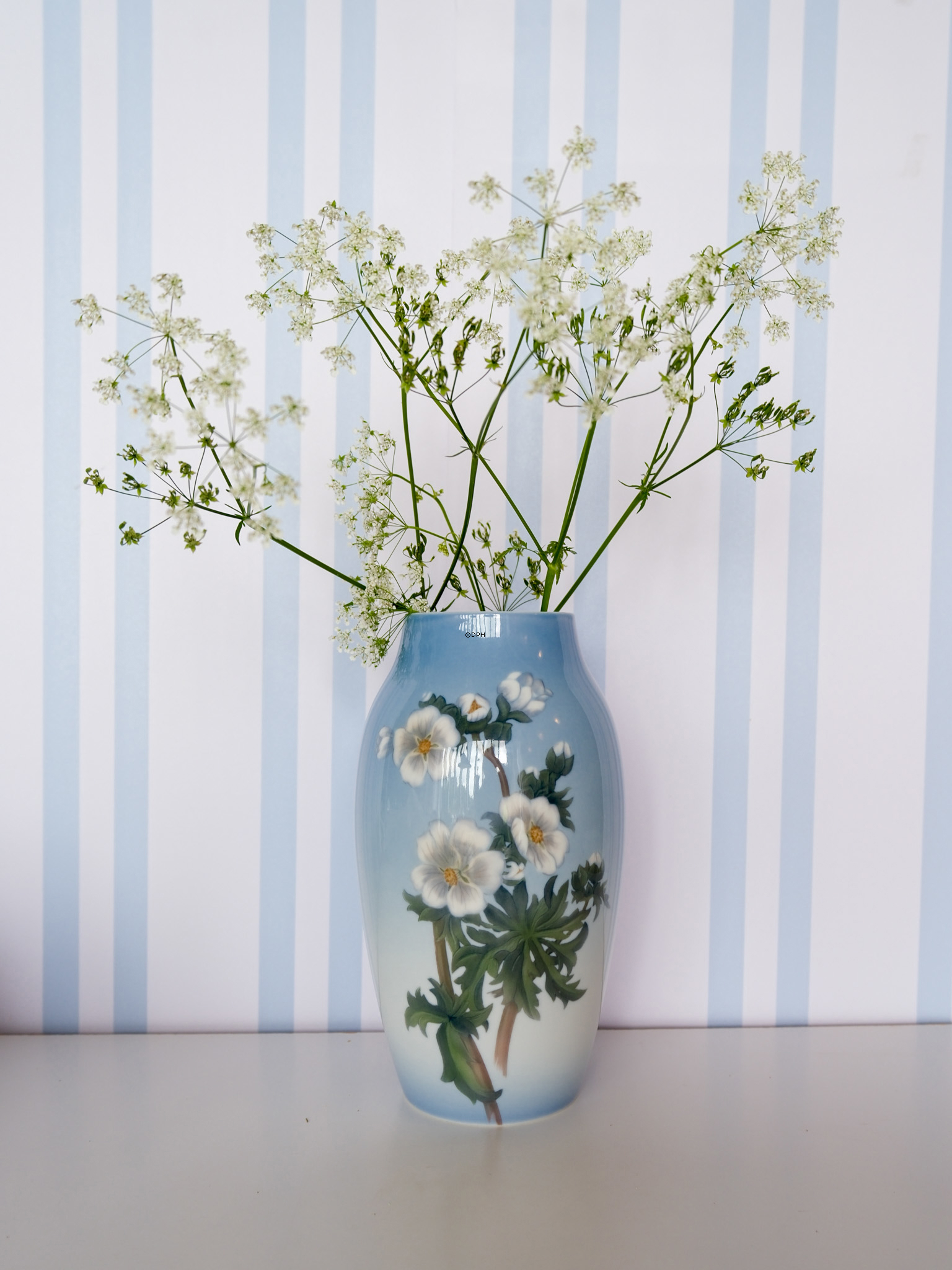 Vase mit Blume, Bing & Gröndahl Nr. 8637-243