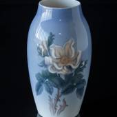Vase mit weißer Rosenblüte, Bing & Gröndahl Nr. 8743-243