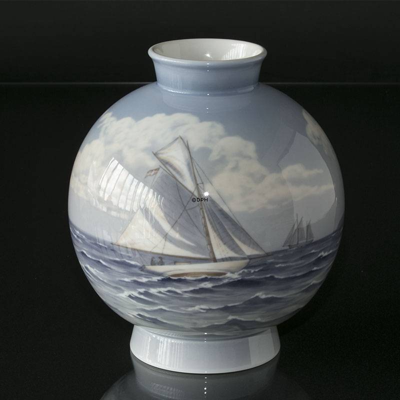 Vase mit Segelschiff, Bing & Gröndahl Nr. 8781-502