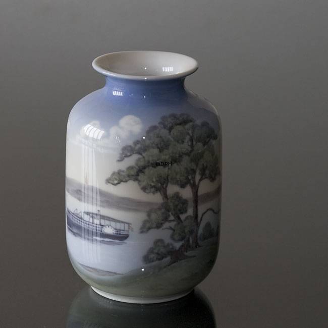 Vase mit Himmelbjerget und das Schiff Hjejlen, Bing & Gröndahl Nr. 940-5463