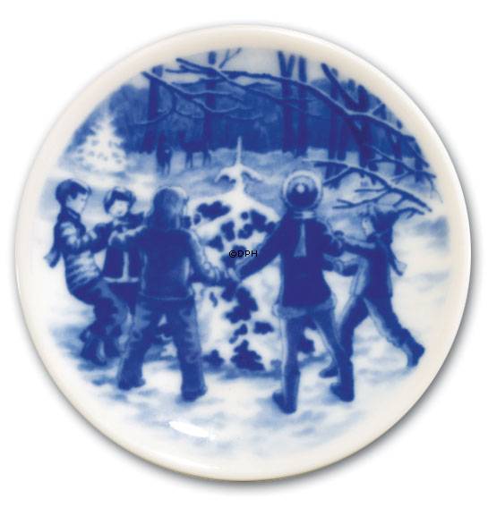 Bing & Gröndahl Weihnachtsplakette 2007, Tanzen um den Weihnachtsbaum im Wald