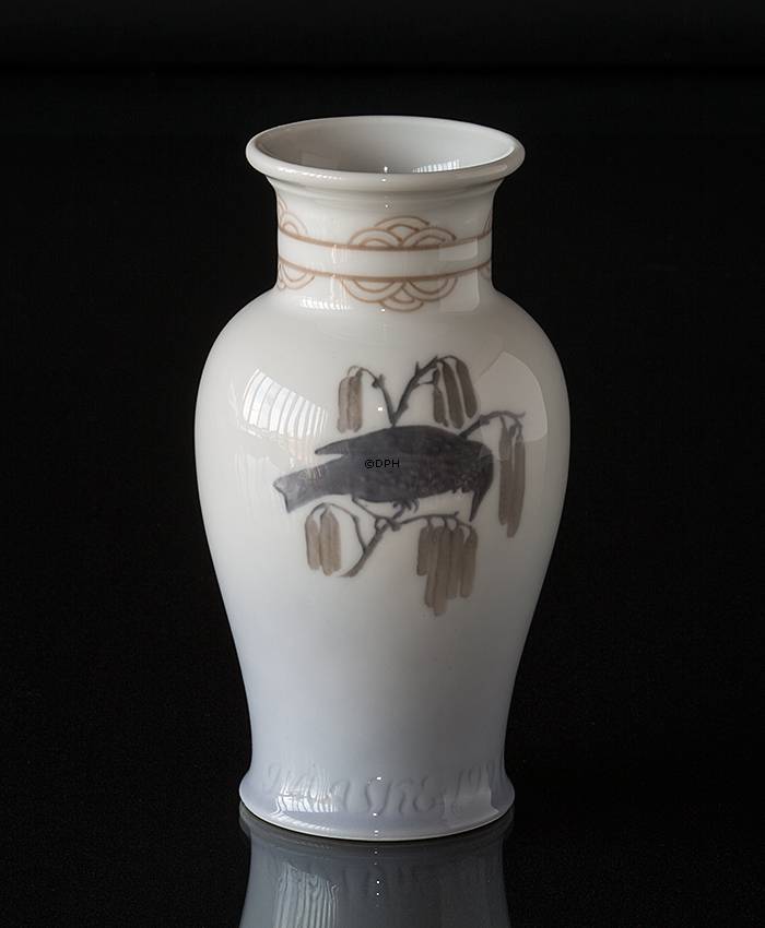 Ostervase mit Rabe 1921, Bing & Gröndahl