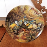 Teller no. 1 in der Serie "Heitere Geschichten aus der Vogelwelt", Rotkehlchen beim Baden