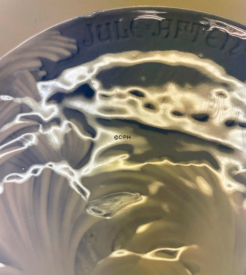 Bing & Gröndahl Weihnachtsteller 1895, hinter dem gefrorenen Fenster 1895, mit DEFEKT repariert