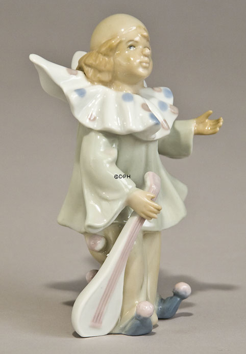 Clown stehend mit seinem Banjo Nr.1,