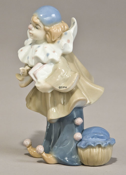 Clown, der mit seinen Büchern klug aussieht Nr. 2