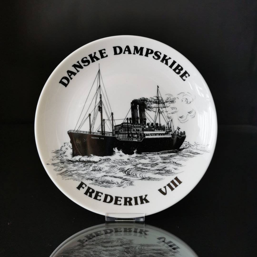 Frederik VIII, Dänische Dampfschiffe Teller no. 9