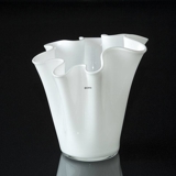 Holmegaard Vase mit Falten/Wellen, Opal