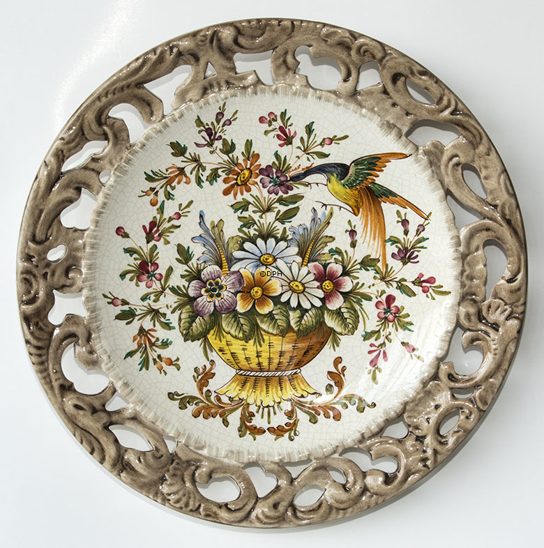 Bassano Zierteller mit durchbrochenem Rand, Motiv von Blumen und Vögeln