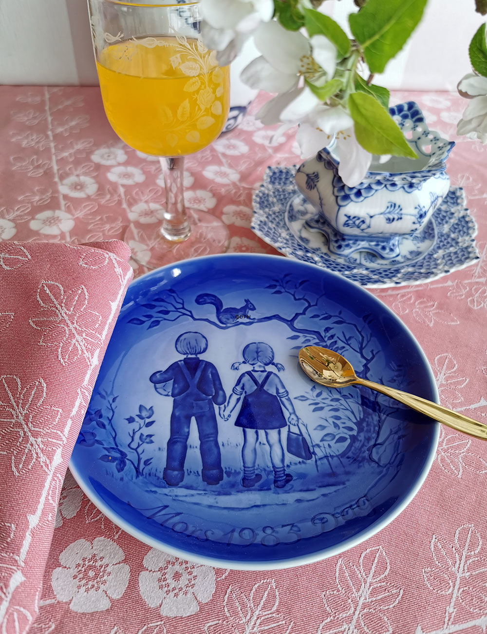 6 Teelöffel, gekennzeichnet als 23 Karat vergoldet.