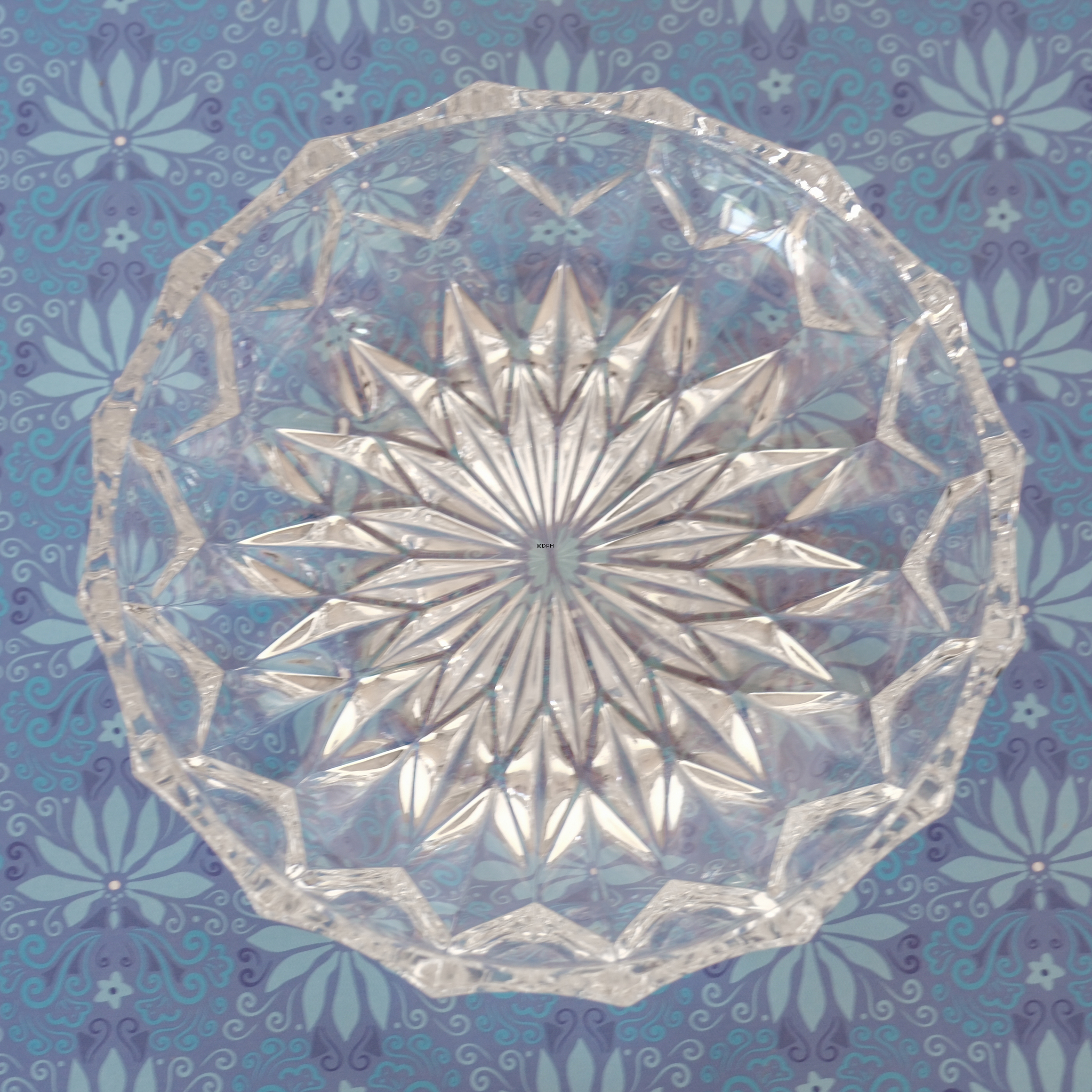 Kuchenteller in Prismenglas