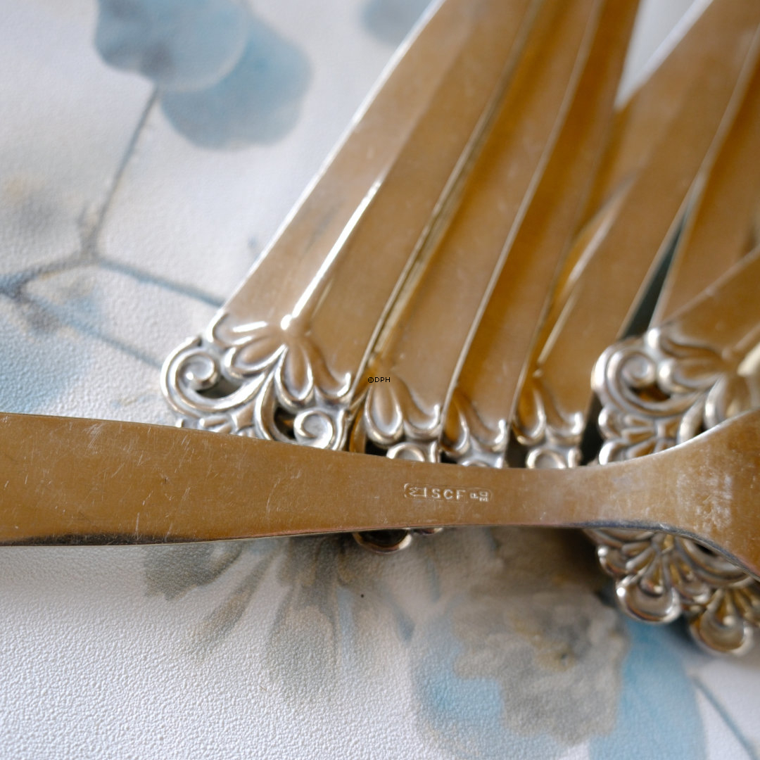 Besteckset bestehend aus Gabeln und Löffeln, insgesamt 36 Stück