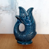 Gluckende Kanne in Form eines Fisches, Dartmouth Pottery