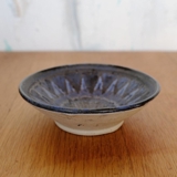 Kleine Keramikschale in Blautönen