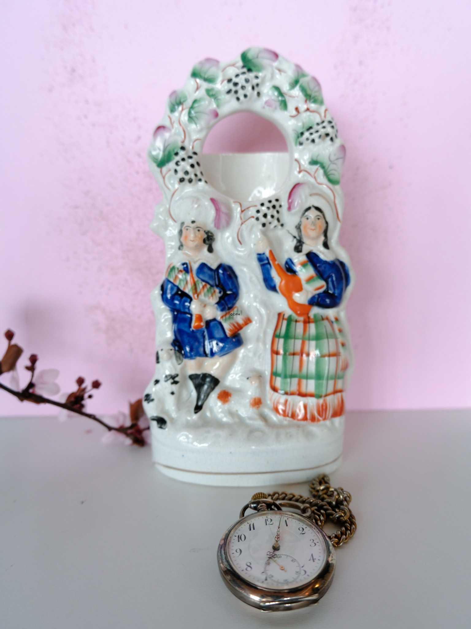 Staffordshire Figur mit Uhr