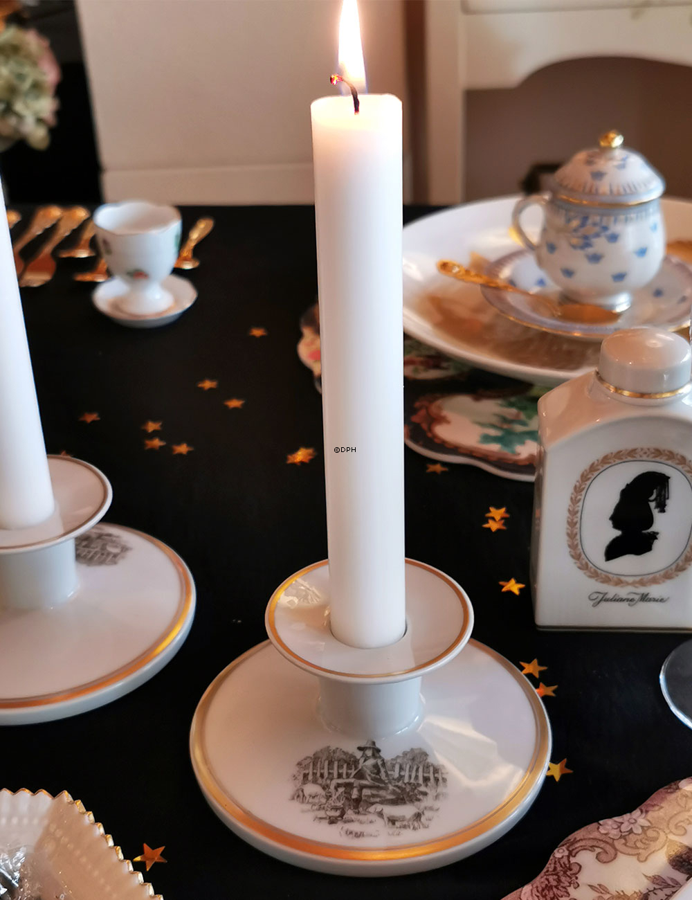 Royal Copenhagen Kerzenhalter, Hans Christian Andersens Motiv "Der Schweinehirt"