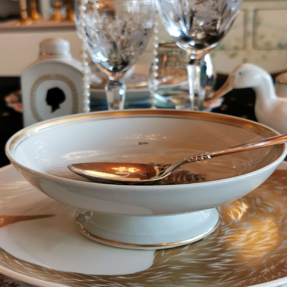 Royal Copenhagen Schale mit Dekoration, Hans Christian Andersens Märchen "Der Schweinehirt"