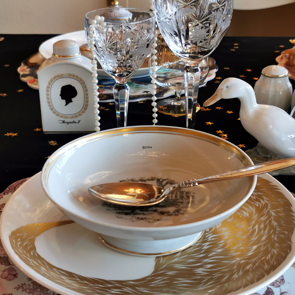 Royal Copenhagen Schale mit Dekoration, Hans Christian Andersens Märchen "Der Schweinehirt"