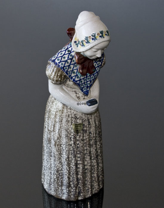 Frau mit Gesangbuch, Keramik, Nr. 4418-3, groß, Michael Andersen & Sohn