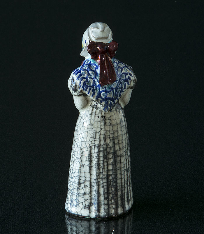 Frau mit Gesangbuch, Nr. 4418, Keramik, Michael Andersen & Søn