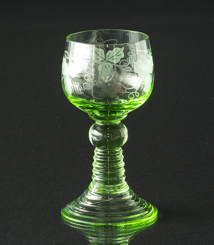 Römer weiß Wein Glas mit grüner Stiel