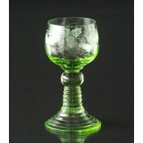 Römer weiß Wein Glas mit grüner Stiel