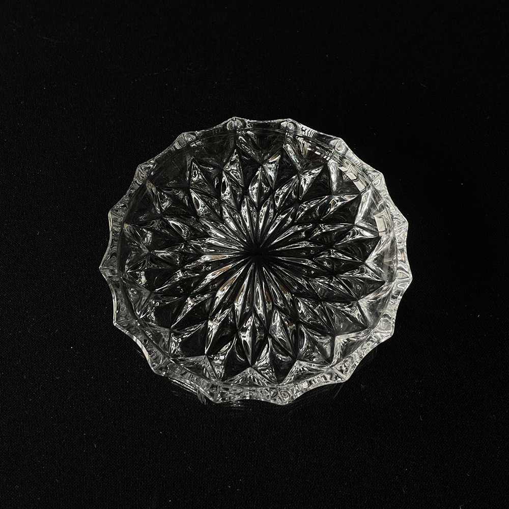 Kristallglas Untertasse oder Butterdose mit Gravuren