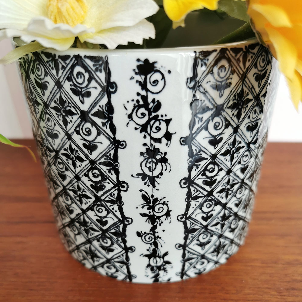 Wiinblad Blumentopf mit dem Titel "Sanguiniker" - schwarz Nr. 3023-698