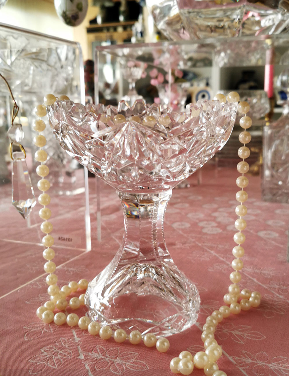 Kristallglas Schale auf einem Fuß mit Gravuren