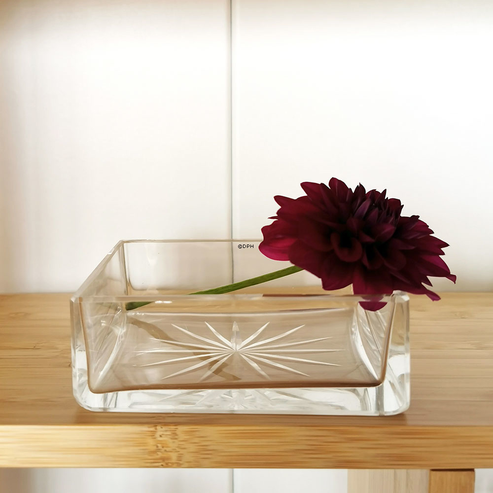 Viereckig Glasschale mit Gravuren