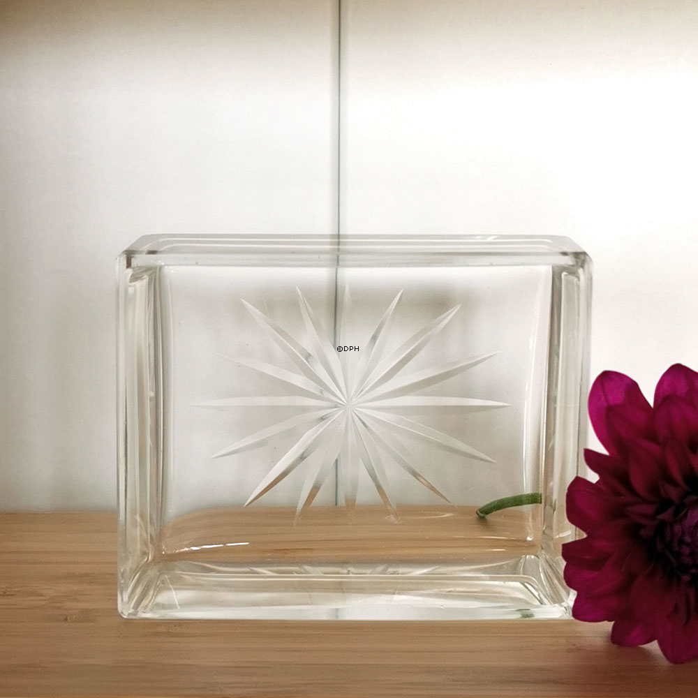 Viereckig Glasschale mit Gravuren