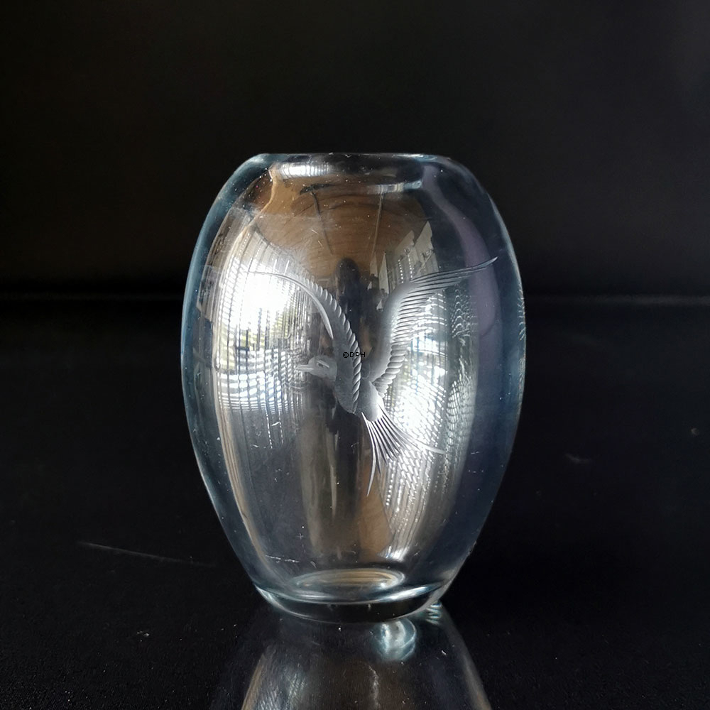 Glass Vase mit Gravuren von Vogel