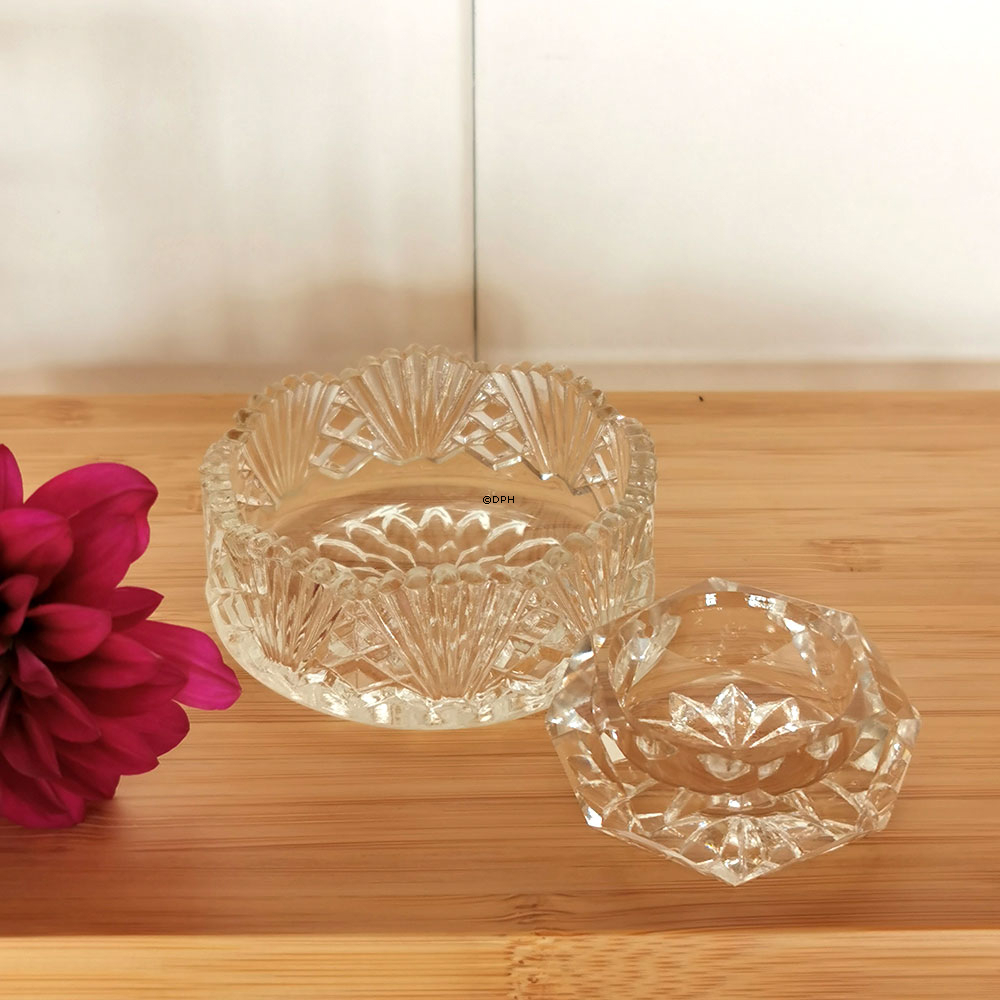 Salzfass mit Gravuren