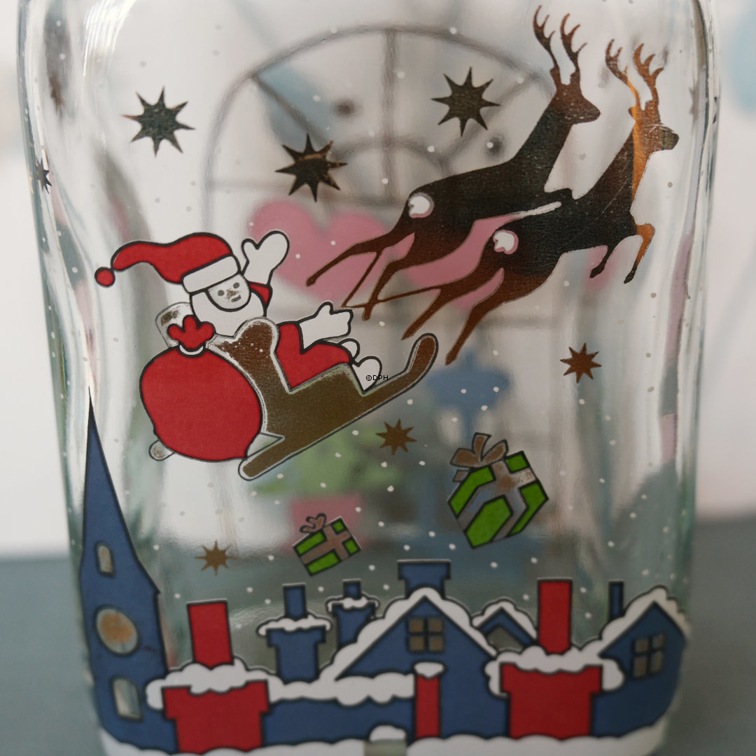 Weihnachtsflasche mit dem Weihnachtsmann in seinem Schlitten