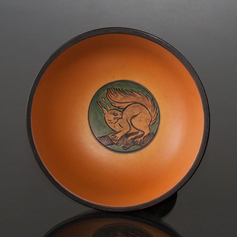 Ipsen Schale mit Eichhörnchen Nr. 134 Ø 23 Höhe 17 cm