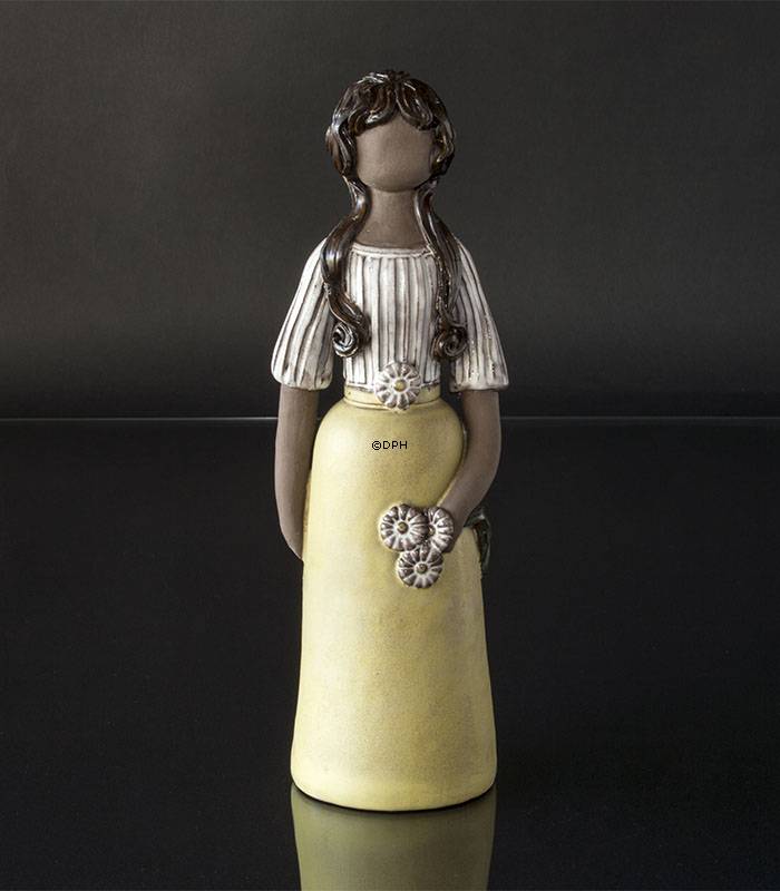 Figur Blumenmädchen in Keramik