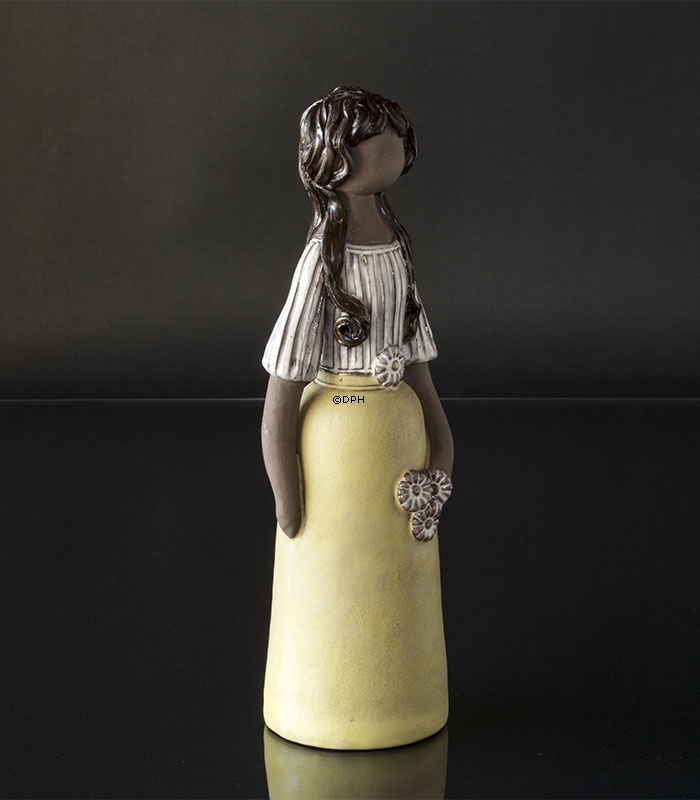 Figur Blumenmädchen in Keramik